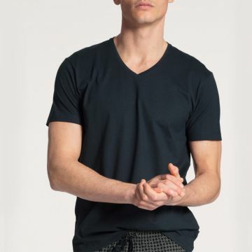 Calida Heren Remix Basic Sleep V-hals shirt met korte mouwen 14281 dark sapphire